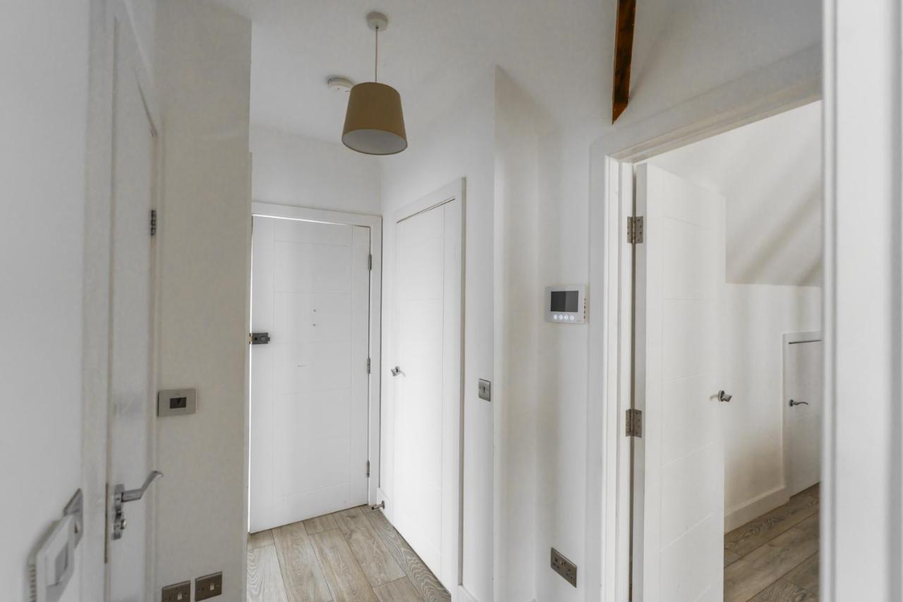 Top Floor Apartment High Street Kensington Лондон Екстер'єр фото