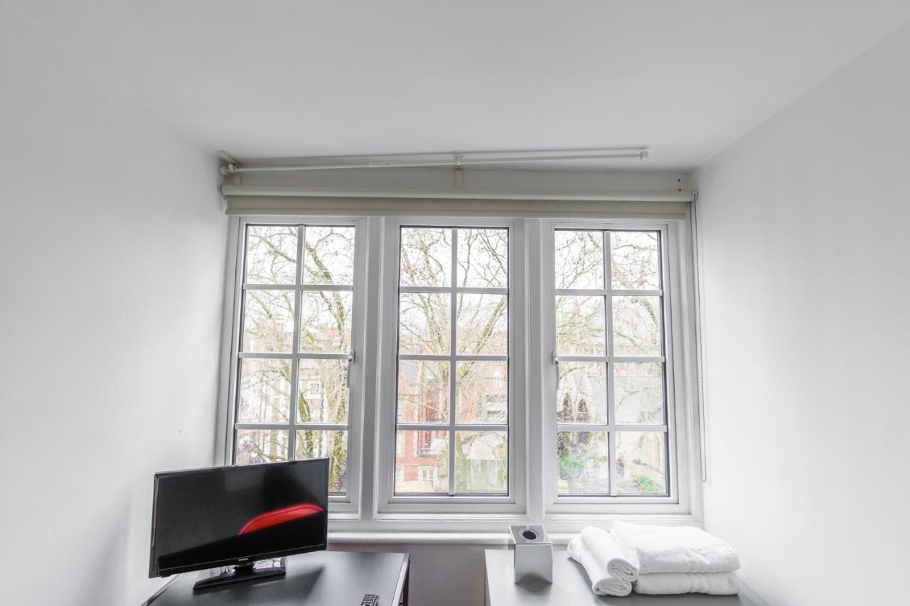 Top Floor Apartment High Street Kensington Лондон Екстер'єр фото